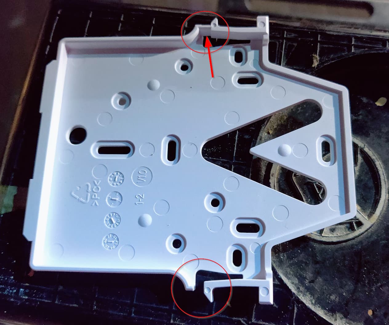 APT-016 ベジット AP6 Mounting Bracket - Tab Bracket Issue - Access Points - Alta Labs
